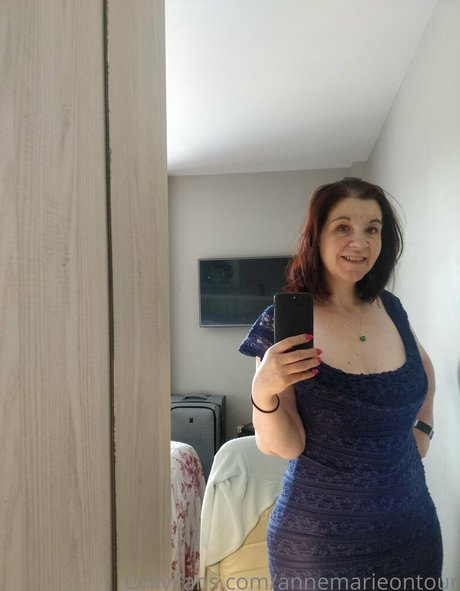 annemarieontour exclusive model img