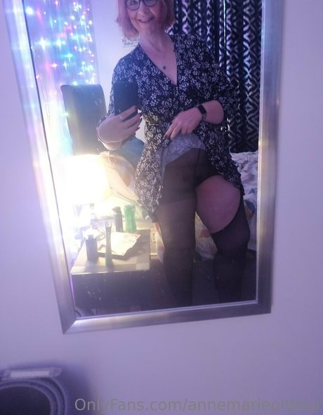 annemarieontour naked model gallery