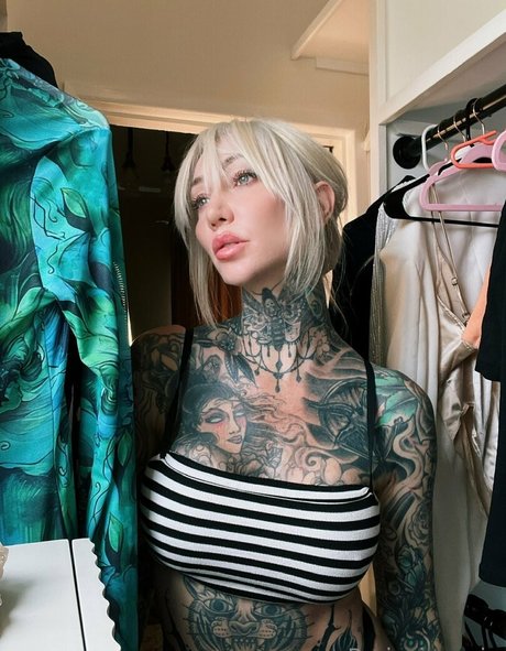 parisvipervip naked model gallery