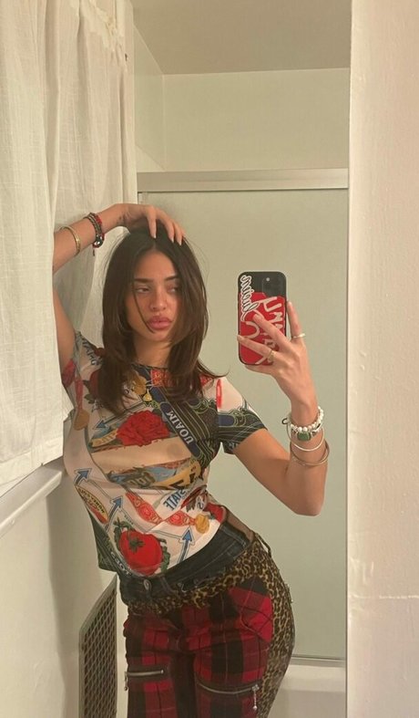 Luna Blaise erotic star image