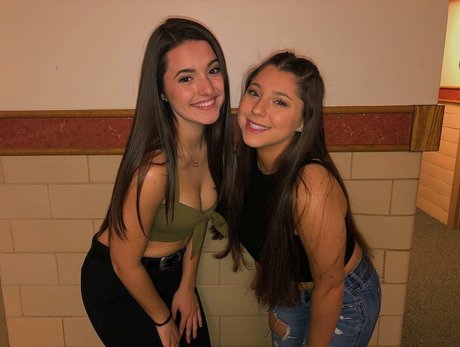 Julia Olivia naked model pictures