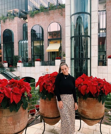 Alanna Pow model adult pictures