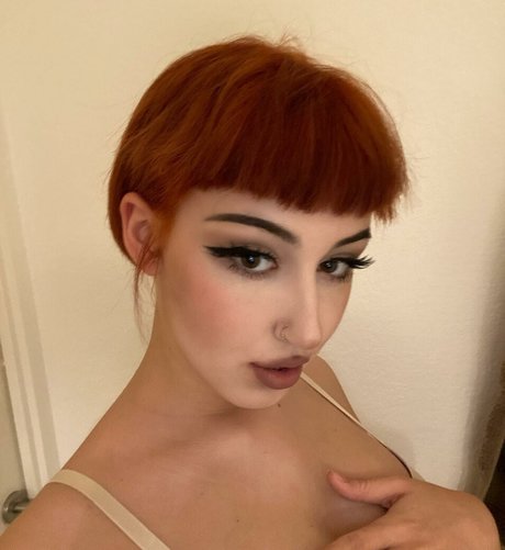 Trinadest Elisa pornstar hot photos