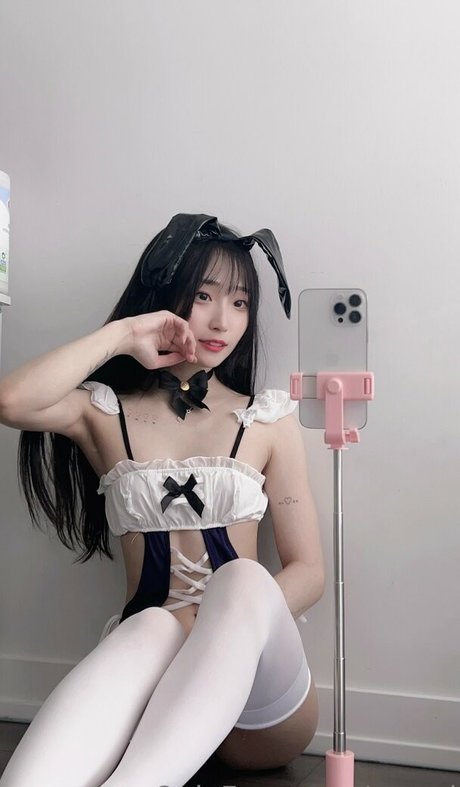 Awwni star hot archive