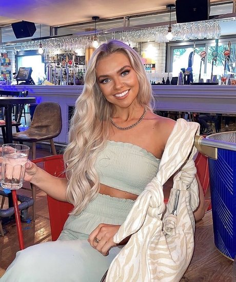 Bethany Fraser adult star pics