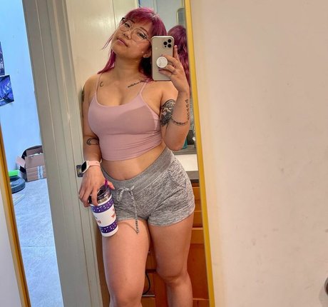 Stella Chung free star pics