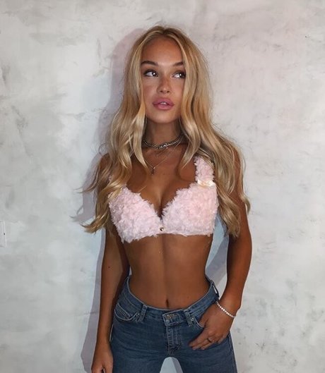 Faith Schroder beautiful actress gallery