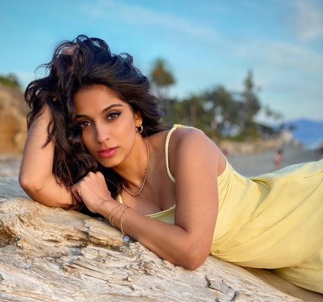 Simmisingh sex model archive