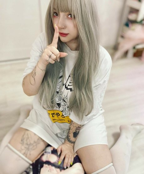 Sphtyx model adult pictures