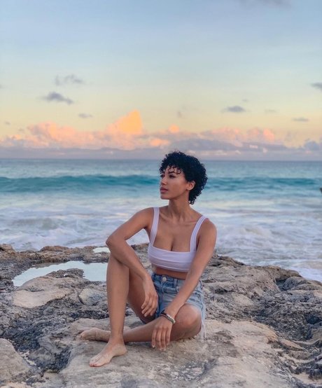 Andy Allo high quality model pic