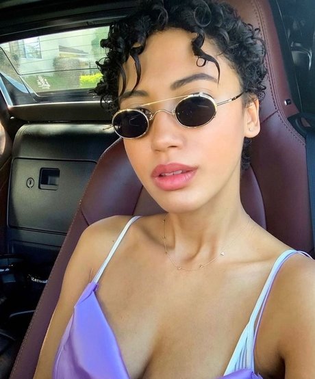 Andy Allo pornstar hd photos