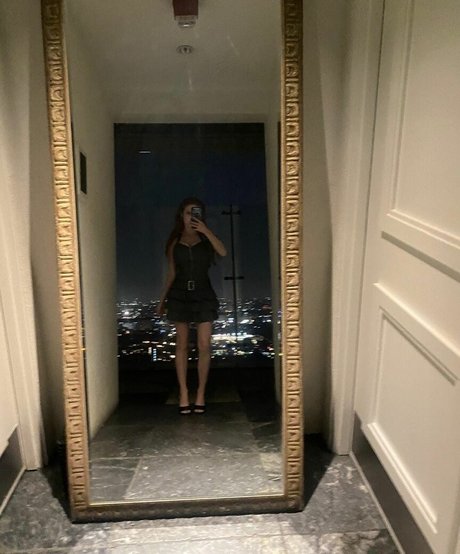 Francesca Capaldi model nude images