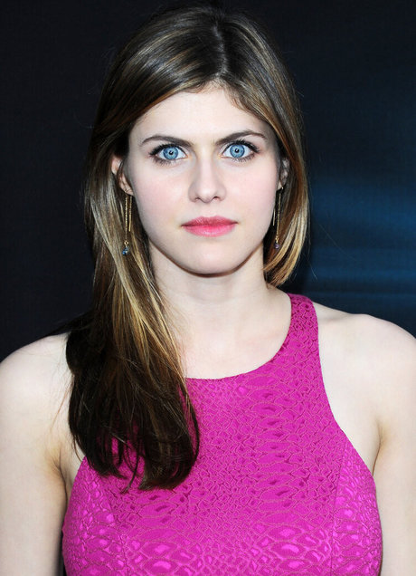 Alexandra Daddario high quality model pics
