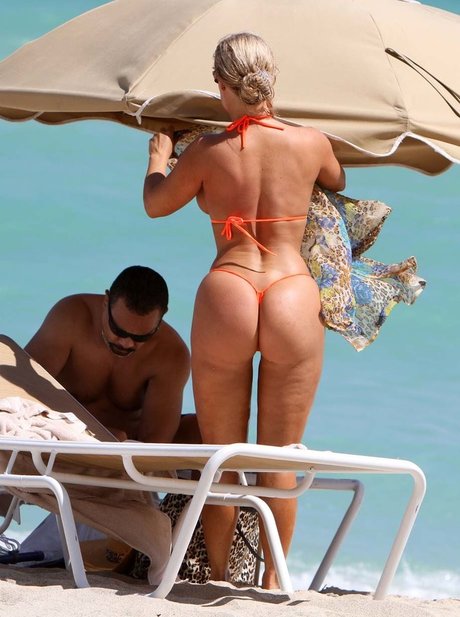 Nicole Coco Austin high quality model gallery