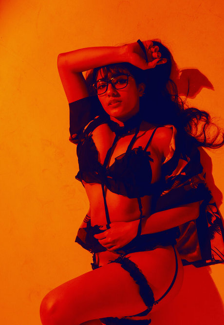 groupielover erotic star image