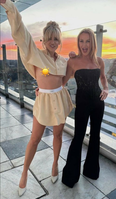 Ashley Roberts nice pornstar gallery