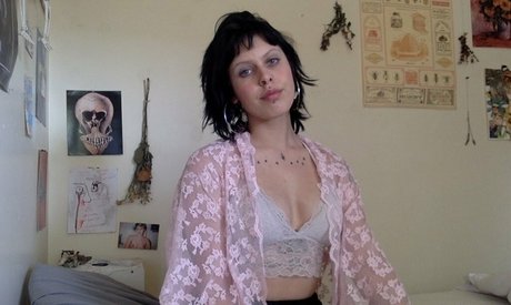 wormsinmyclownsuit naked pornstar gallery