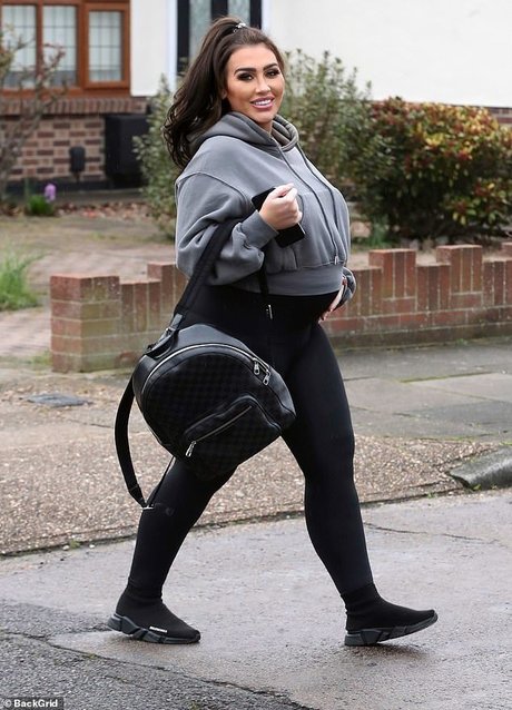 Lauren Goodger star naked pictures