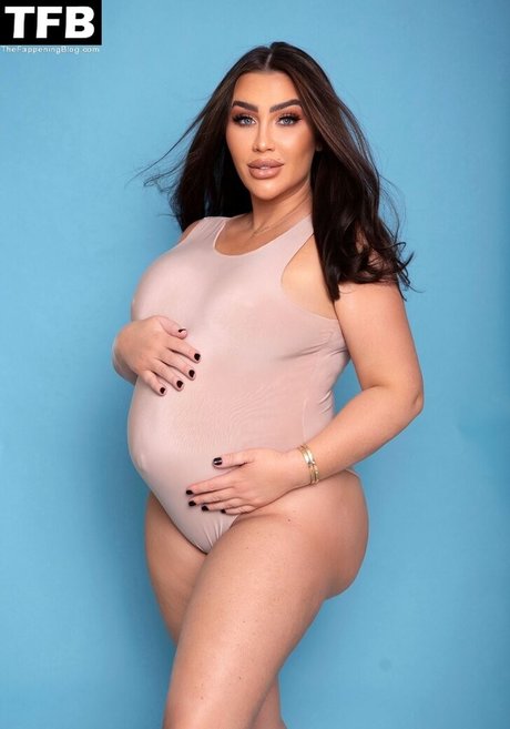 Lauren Goodger pretty star img