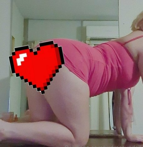 dramatic dumpster free nude star pic