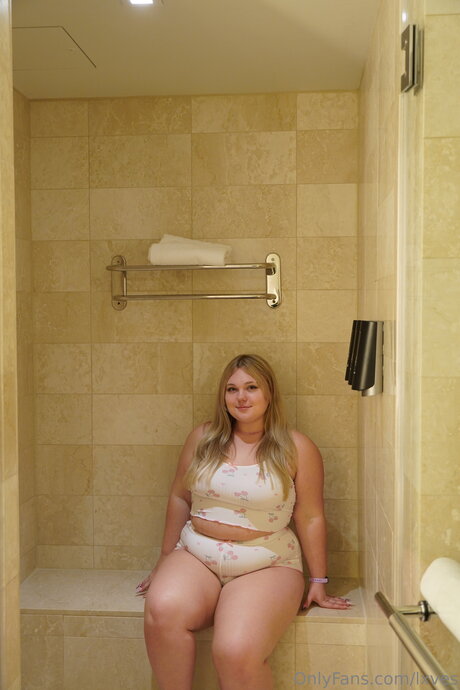 Lxves perfect actress images