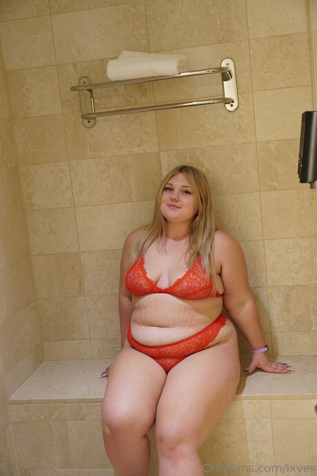 Lxves erotic actress image