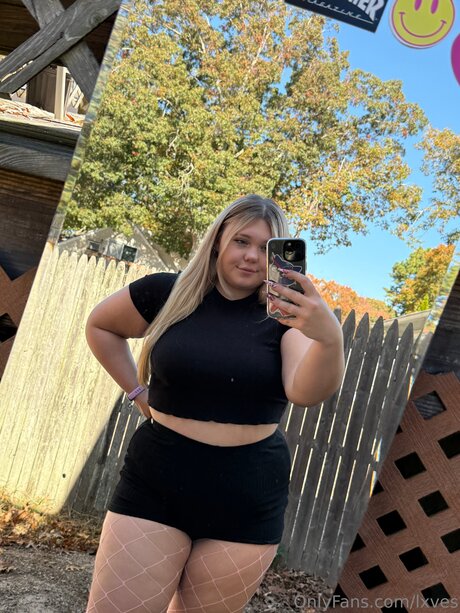 Lxves model erotic archive