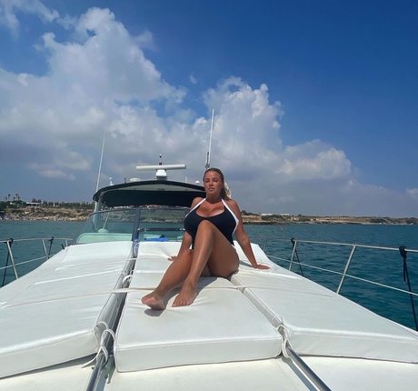 chubby small tits onlyfans hot sex photos