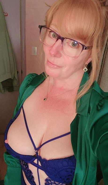 GingerCoug pretty model img