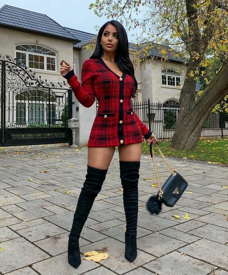 Aneeqa Farid nice actress picture