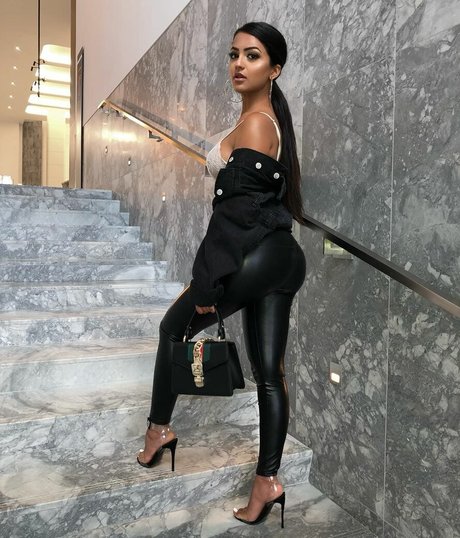 Aneeqa Farid hd actress pictures