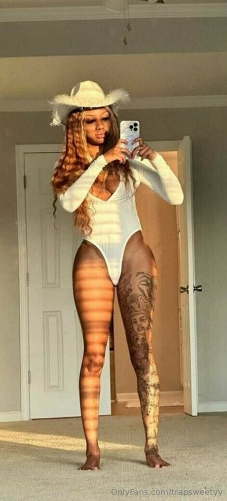 trapsweetyy model erotic archive