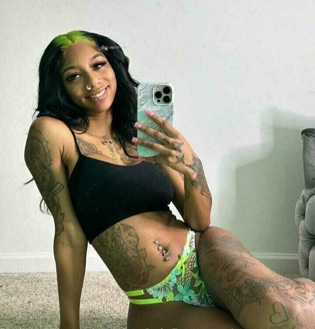 trapsweetyy model sexy pictures