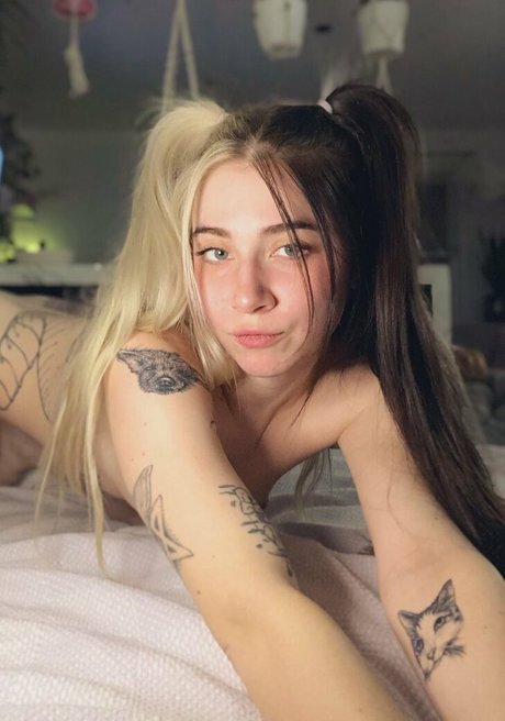 Shaynaivxx sex star img