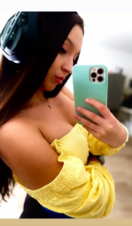 Bisscute pornstar hd image