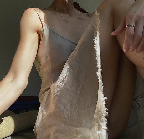 Laura Vandervoort sex pornstar archive