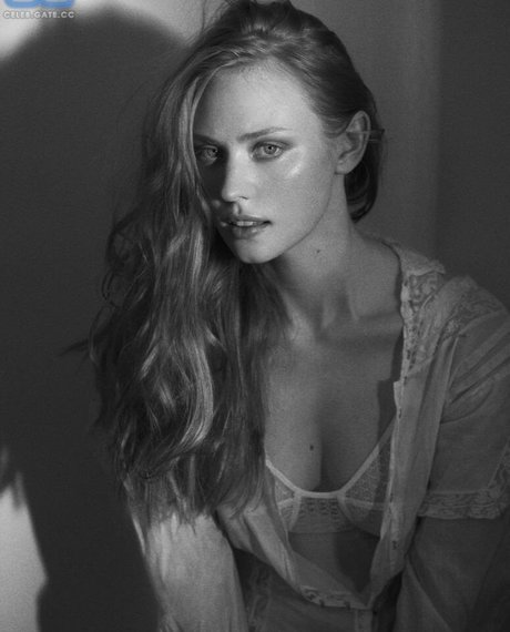 Deborah Ann Woll beautiful star images