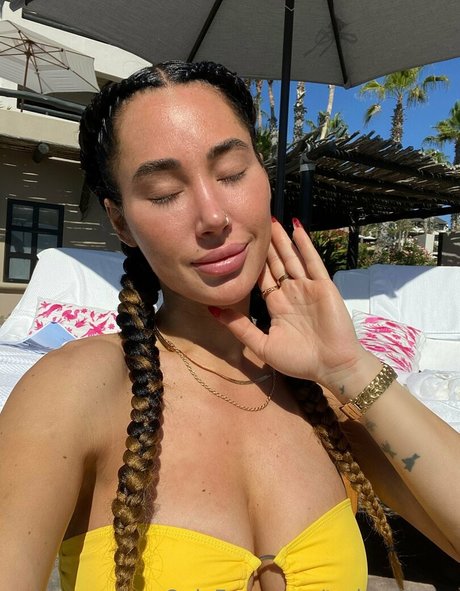 TrainWithTay xxx actress img