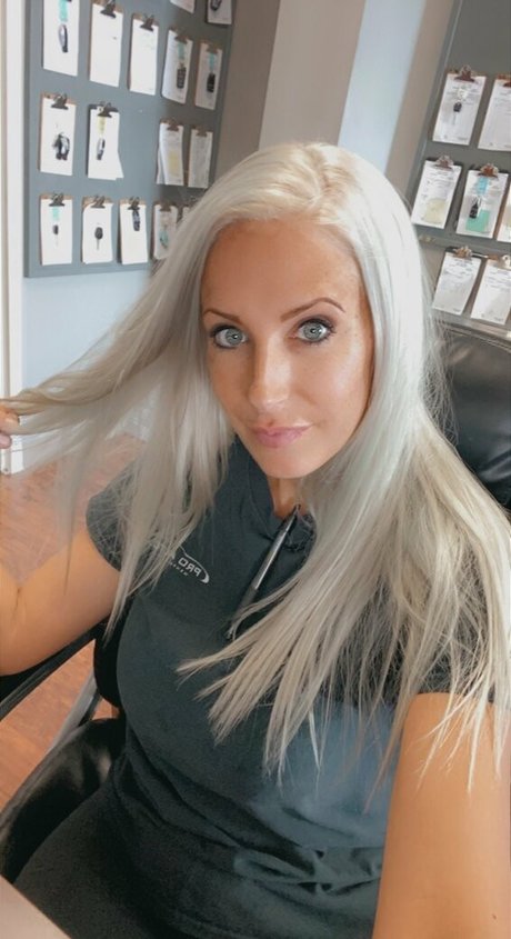 maloriewoods model adult photos