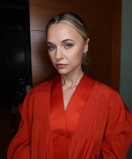 Madison Iseman naked actress pictures