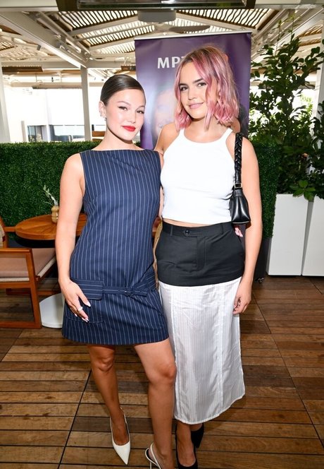 Madison Iseman sexy model photo