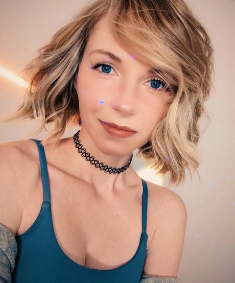 Missclick Gaming nude model archive