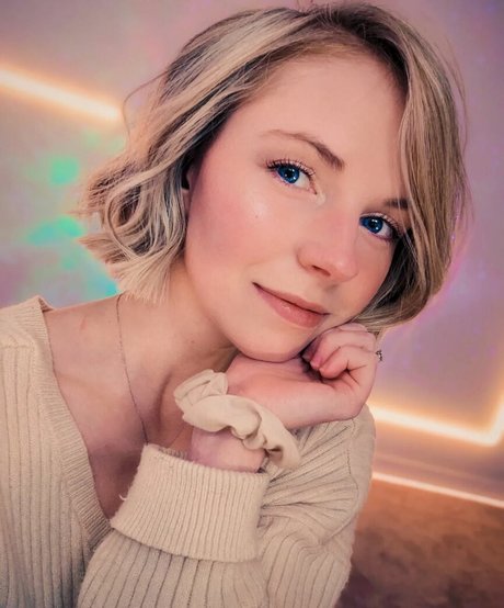 Missclick Gaming exclusive pornstar images