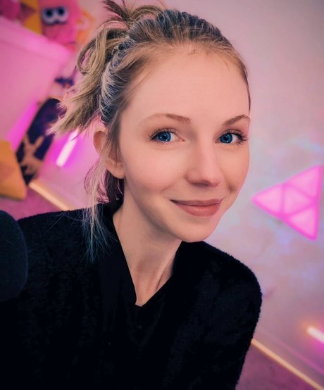 Missclick Gaming beautiful pornstar gallery