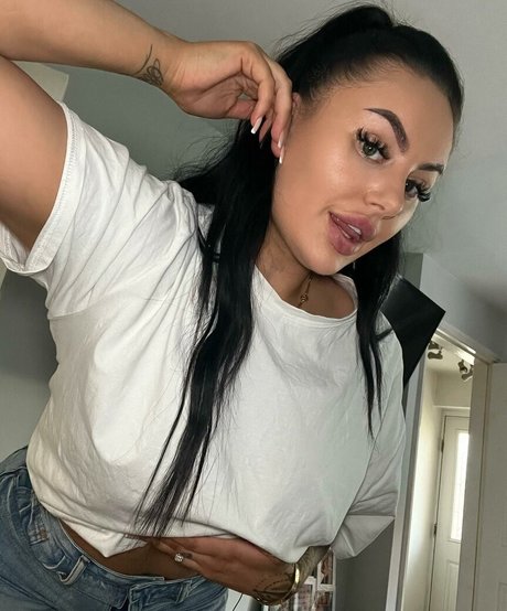 Beckie Holloway model nice pic