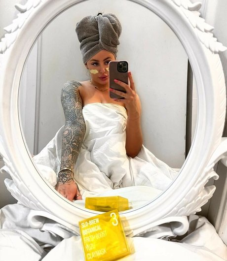 Beckie Holloway xxx model picture