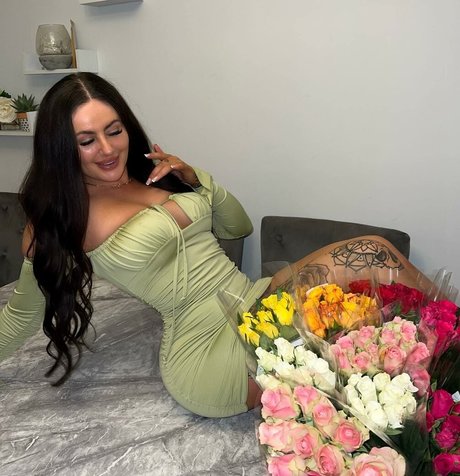 Beckie Holloway exclusive star archive