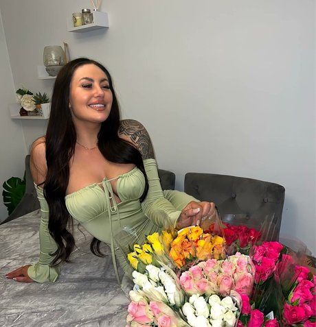 Beckie Holloway sexy actress image