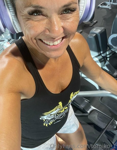 tomiko 1 top star picture