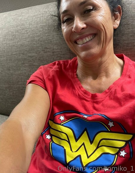 tomiko 1 model exclusive image